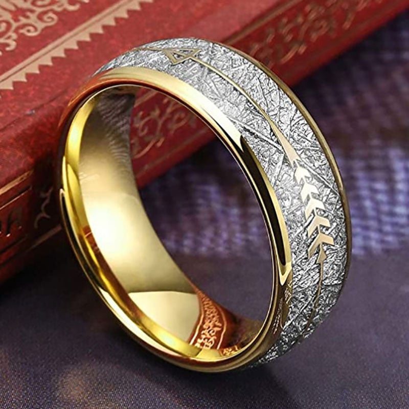 Golden Arrow – Two-Tone Textured Band Ring